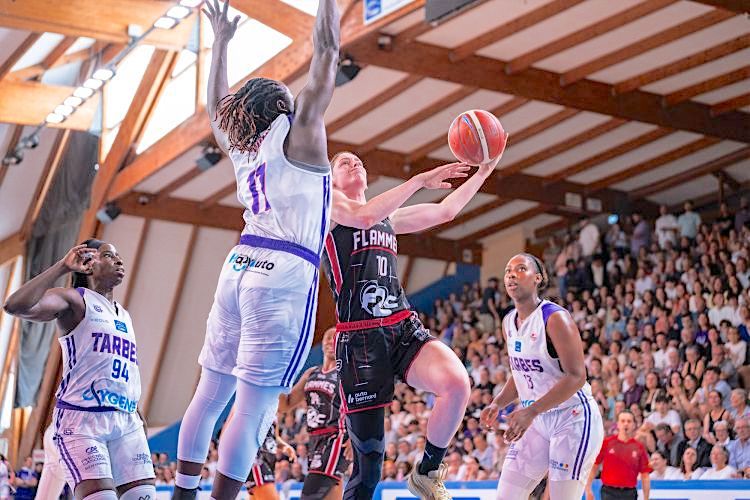 BALLE ORANGE - Finale pour Basket Landes et Tarbes. Course aux playoffs pour l’Élan